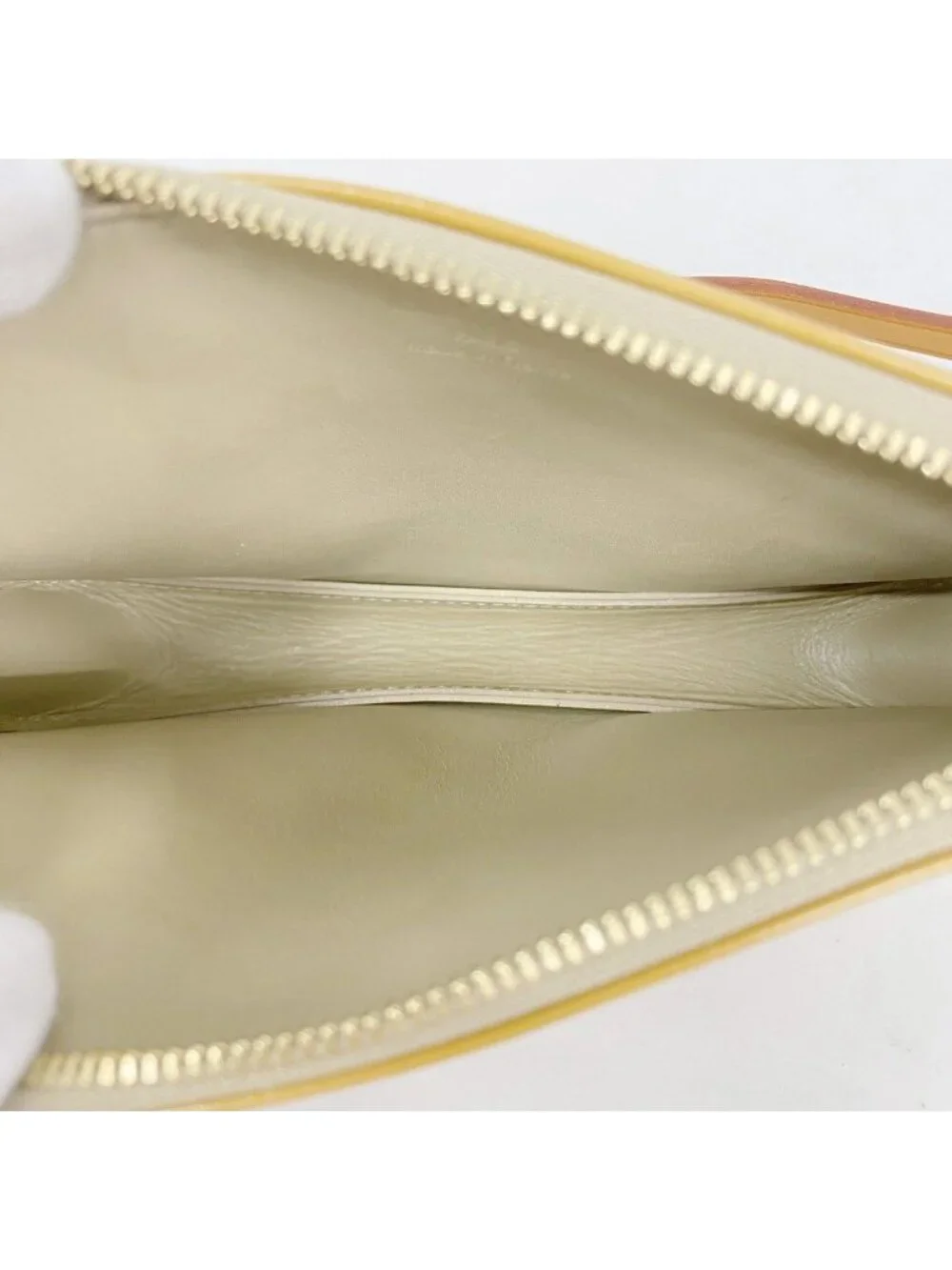 Louis Vuitton Pouch Vernis Lexington Beige